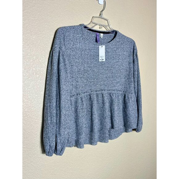 NWT Alya Heather Gray Knit Top Ruffled Small Soft Oversized - Picture 2 of 10